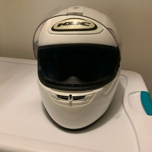 Women’s white motorcycle helmet. Size small